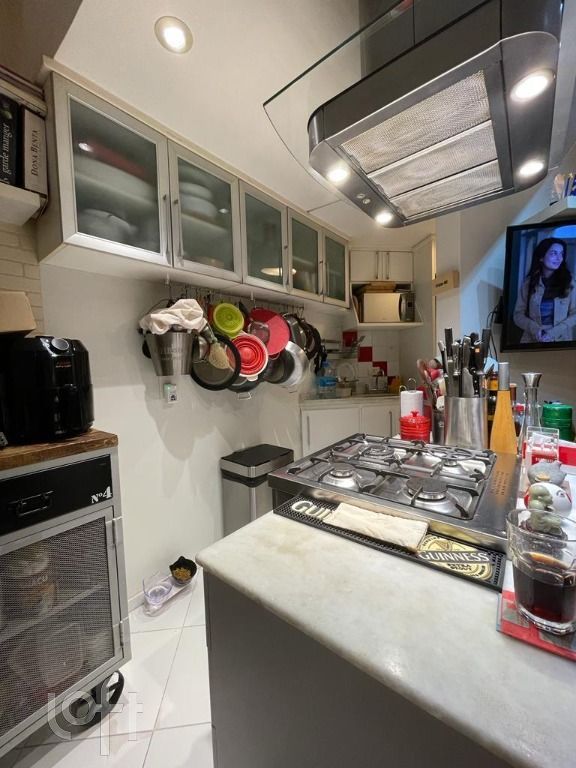 Apartamento à venda com 1 quarto, 62m² - Foto 12