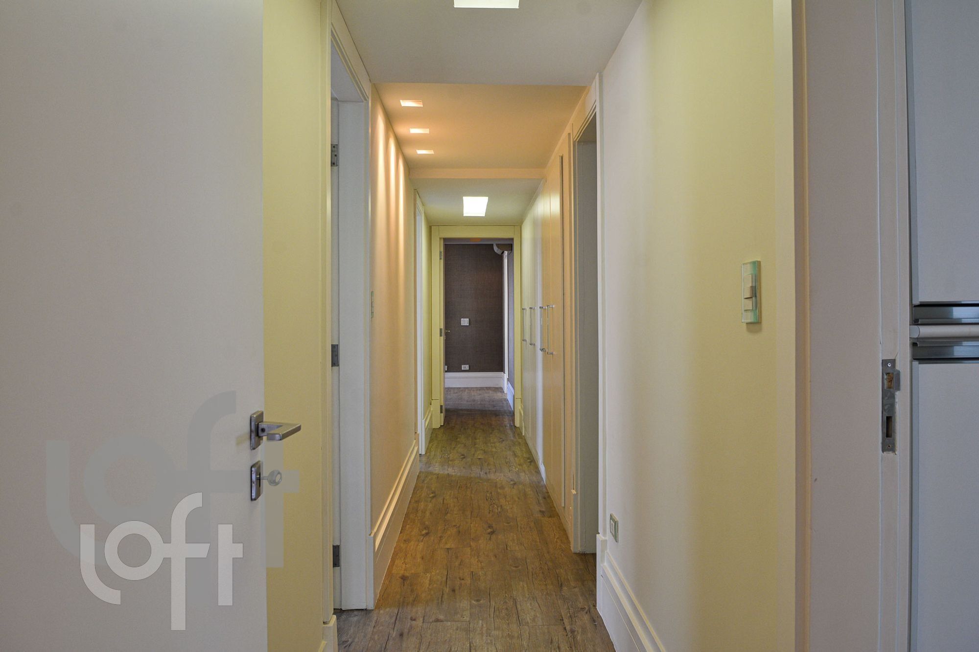 Apartamento à venda com 3 quartos, 200m² - Foto 16