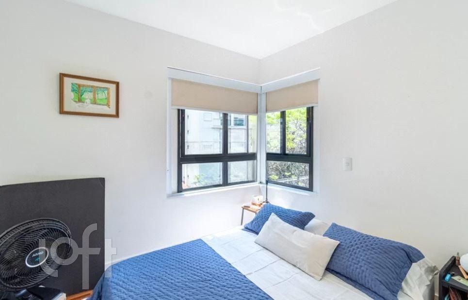 Apartamento à venda com 2 quartos, 70m² - Foto 3