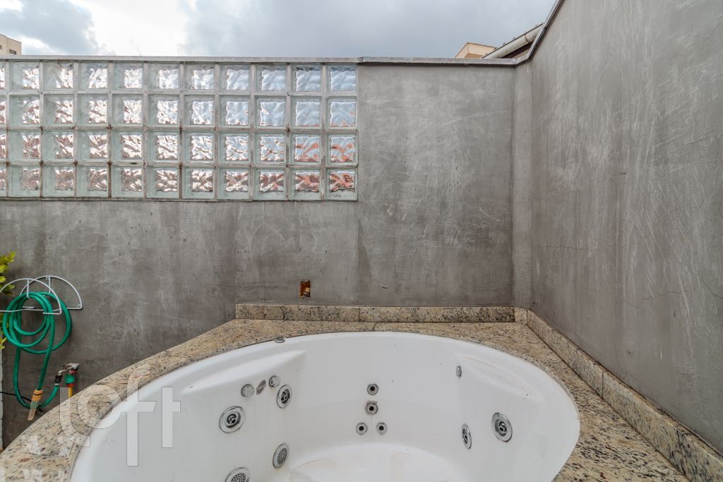 Casa à venda com 4 quartos, 219m² - Foto 36