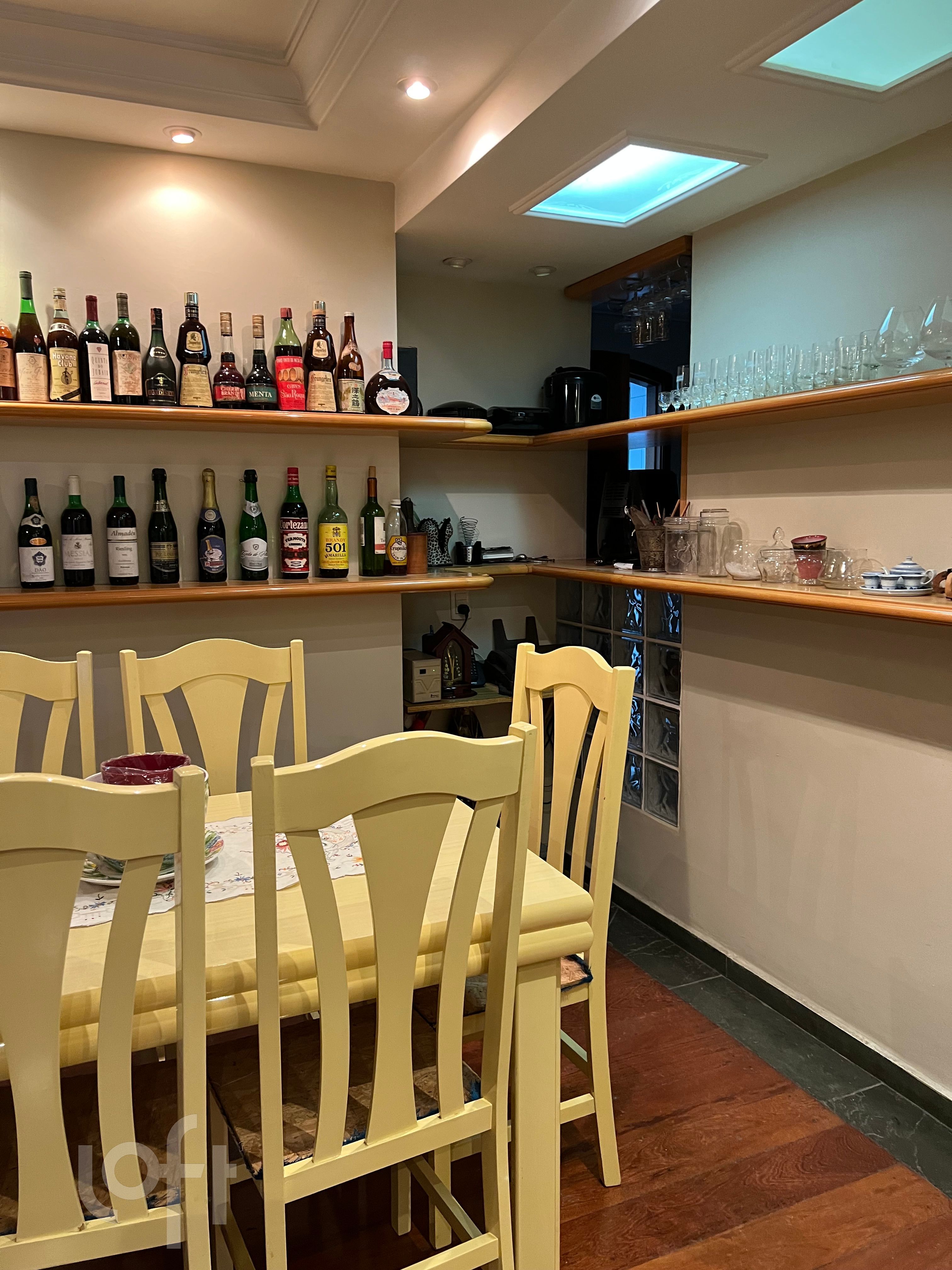 Apartamento à venda com 3 quartos, 135m² - Foto 4