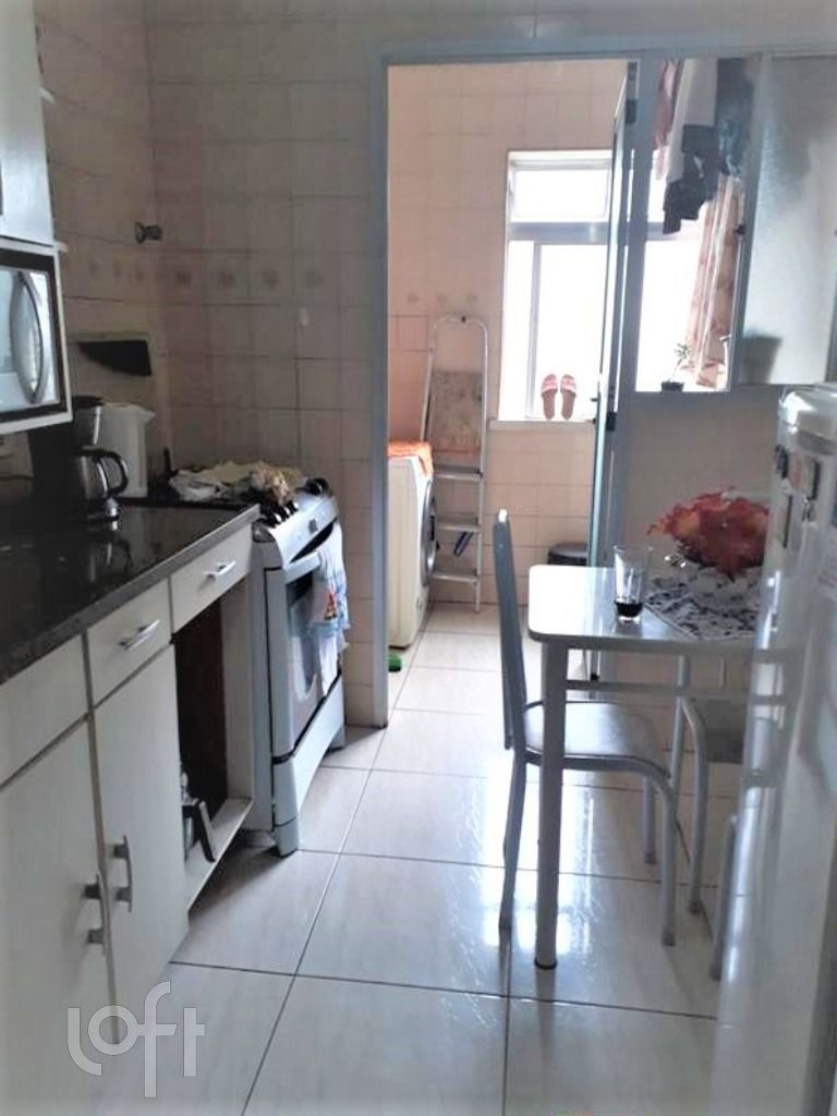 Apartamento à venda com 2 quartos, 72m² - Foto 2