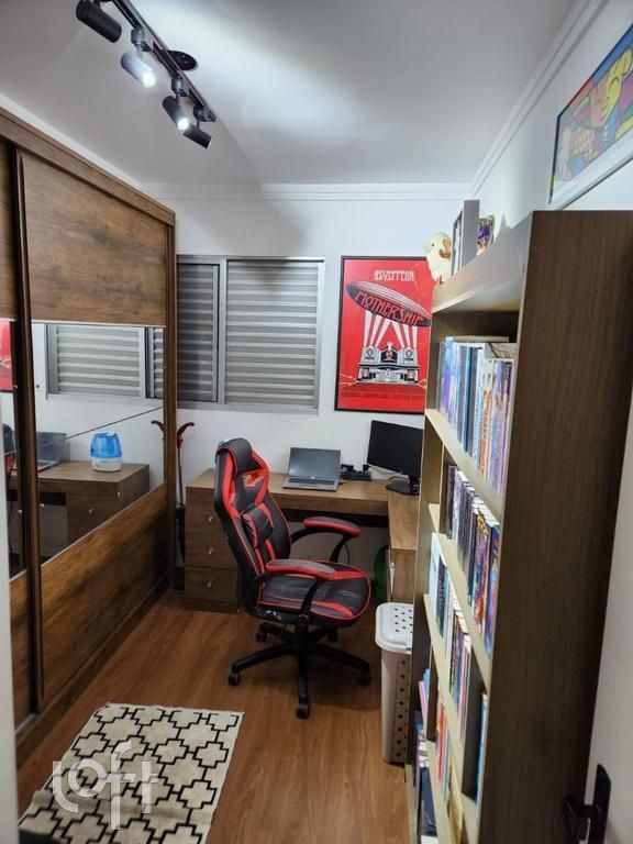 Apartamento à venda com 2 quartos, 62m² - Foto 1