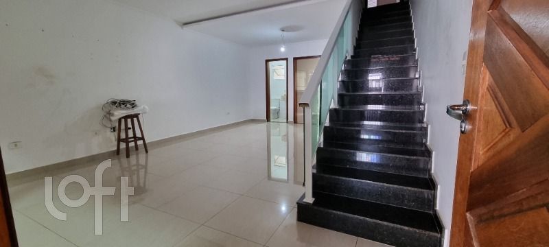 Casa à venda com 3 quartos, 129m² - Foto 1