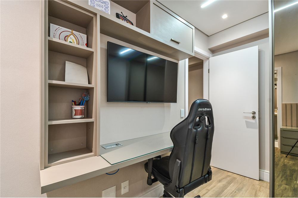 Apartamento à venda com 3 quartos, 131m² - Foto 18