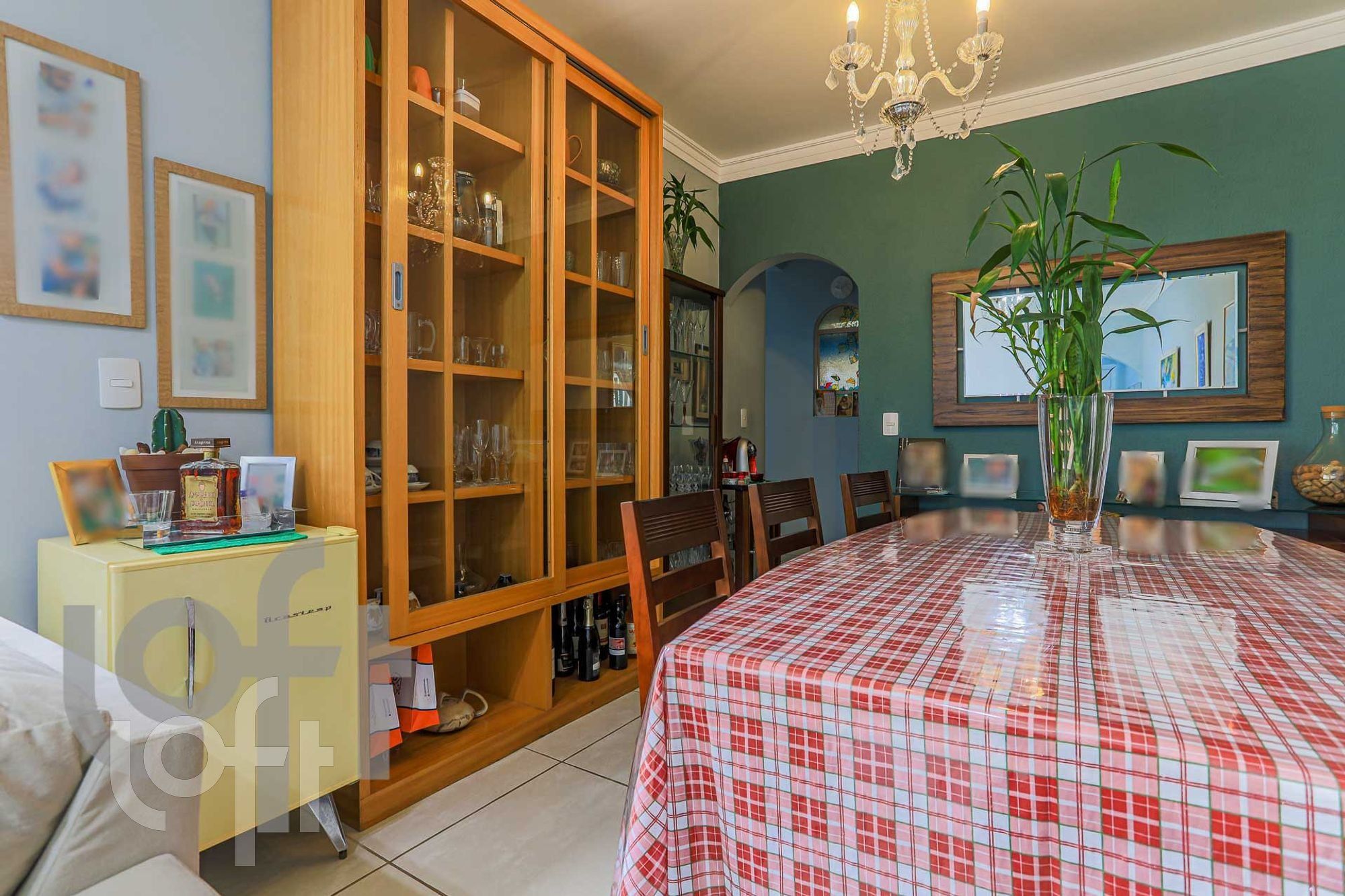 Apartamento à venda com 2 quartos, 75m² - Foto 2