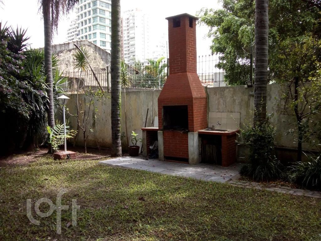 Casa à venda com 4 quartos, 330m² - Foto 1