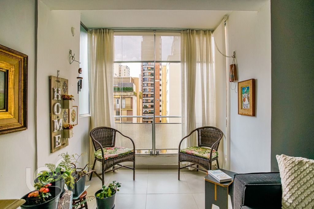 Apartamento à venda com 3 quartos, 70m² - Foto 1