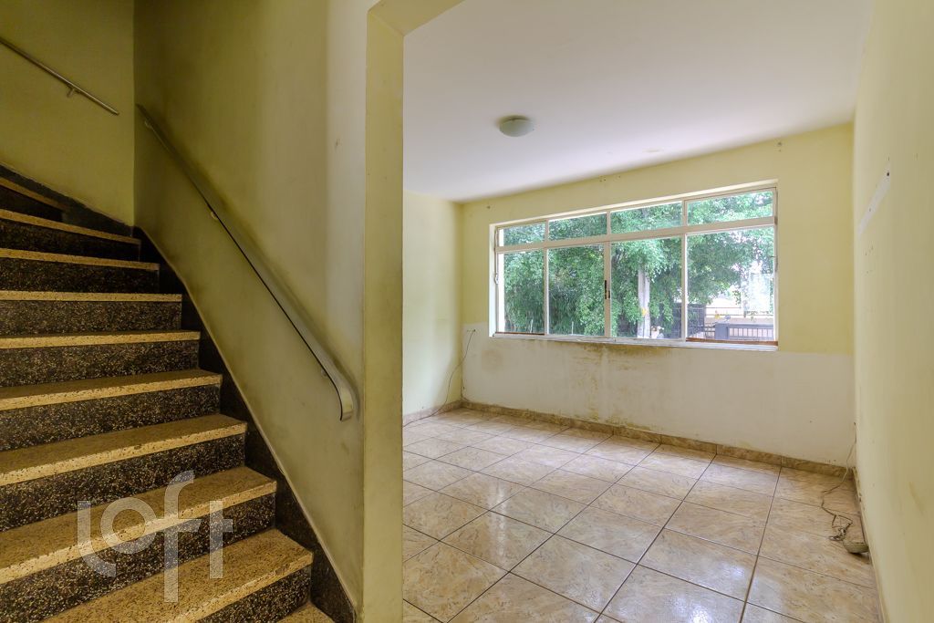 Casa à venda com 2 quartos, 64m² - Foto 1