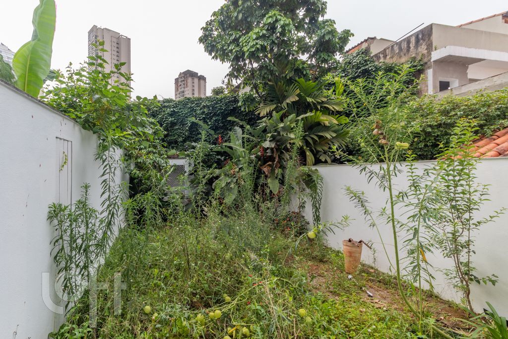 Casa à venda com 3 quartos, 210m² - Foto 2