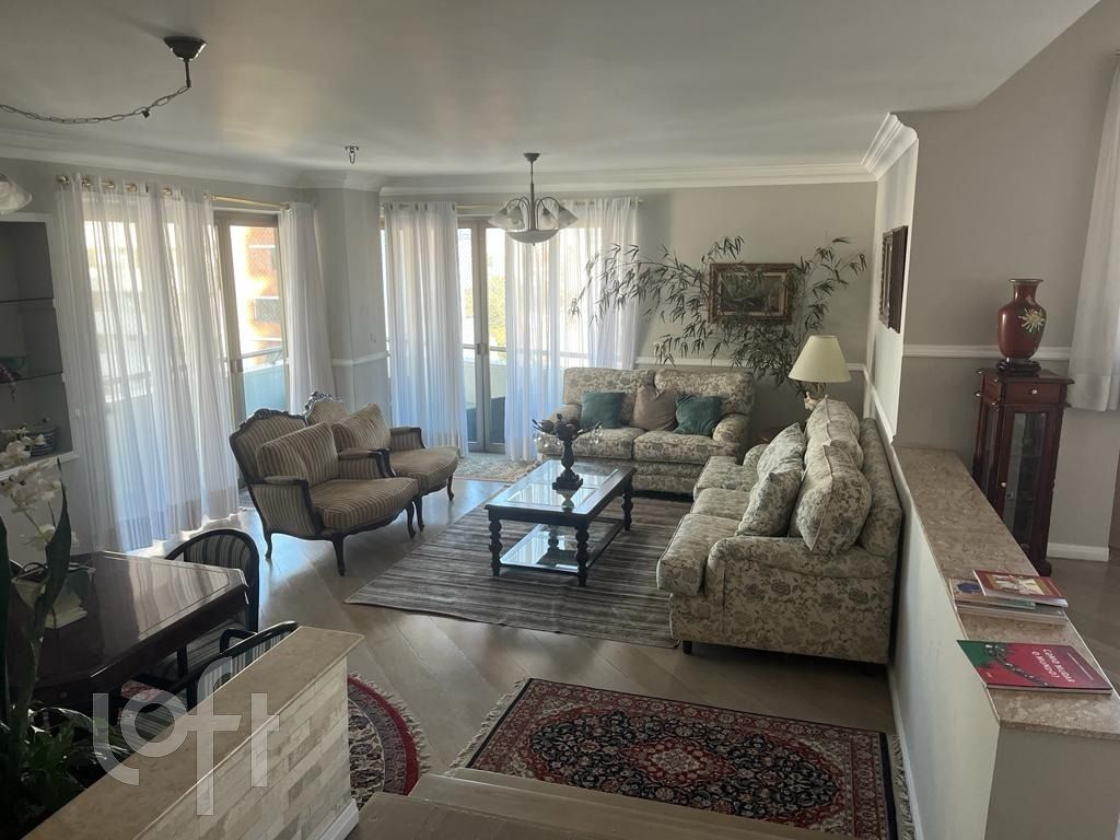 Apartamento à venda com 4 quartos, 247m² - Foto 1