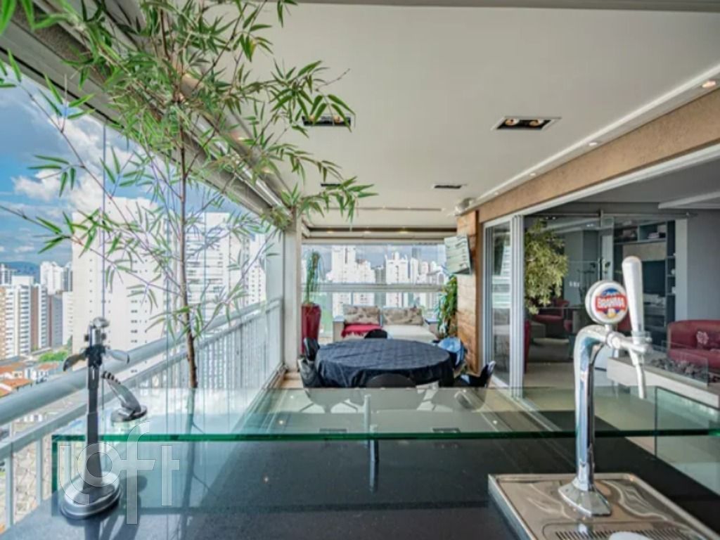 Apartamento à venda com 4 quartos, 206m² - Foto 5