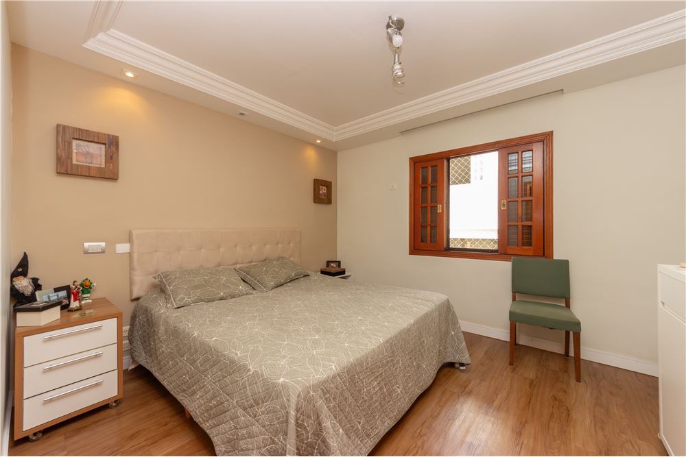 Casa à venda com 3 quartos, 380m² - Foto 18