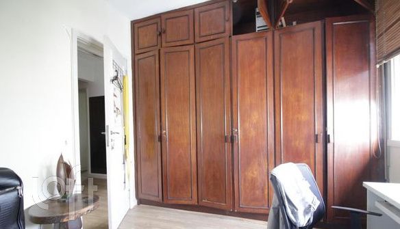 Apartamento à venda com 4 quartos, 210m² - Foto 2