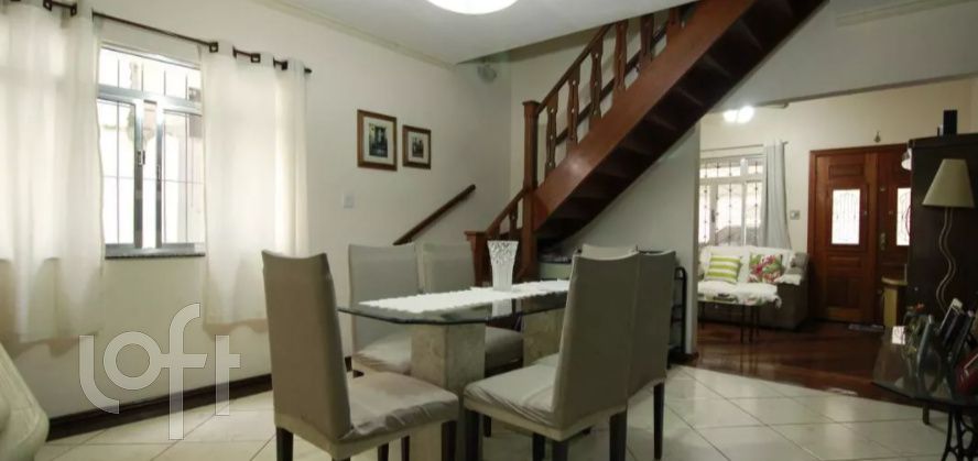 Casa à venda com 3 quartos, 226m² - Foto 3