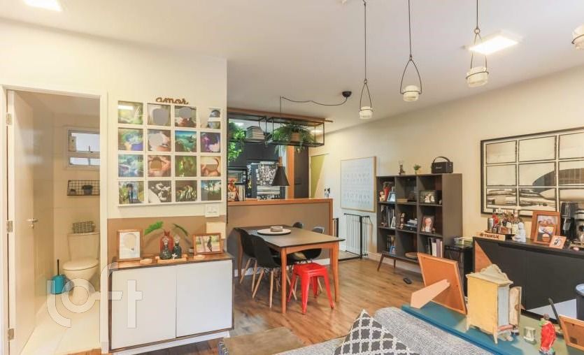 Apartamento à venda com 2 quartos, 72m² - Foto 2