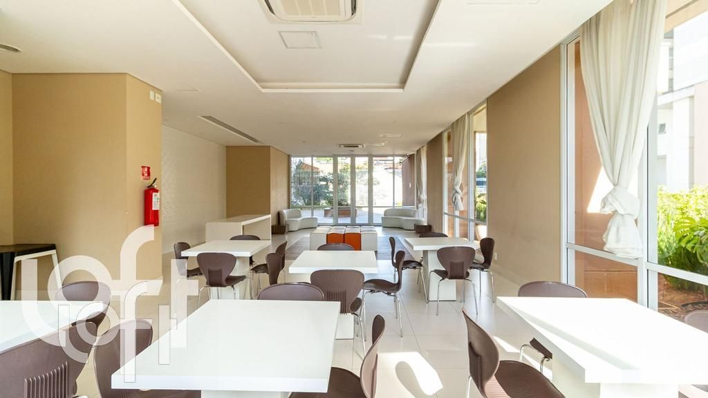 Apartamento à venda com 2 quartos, 76m² - Foto 41