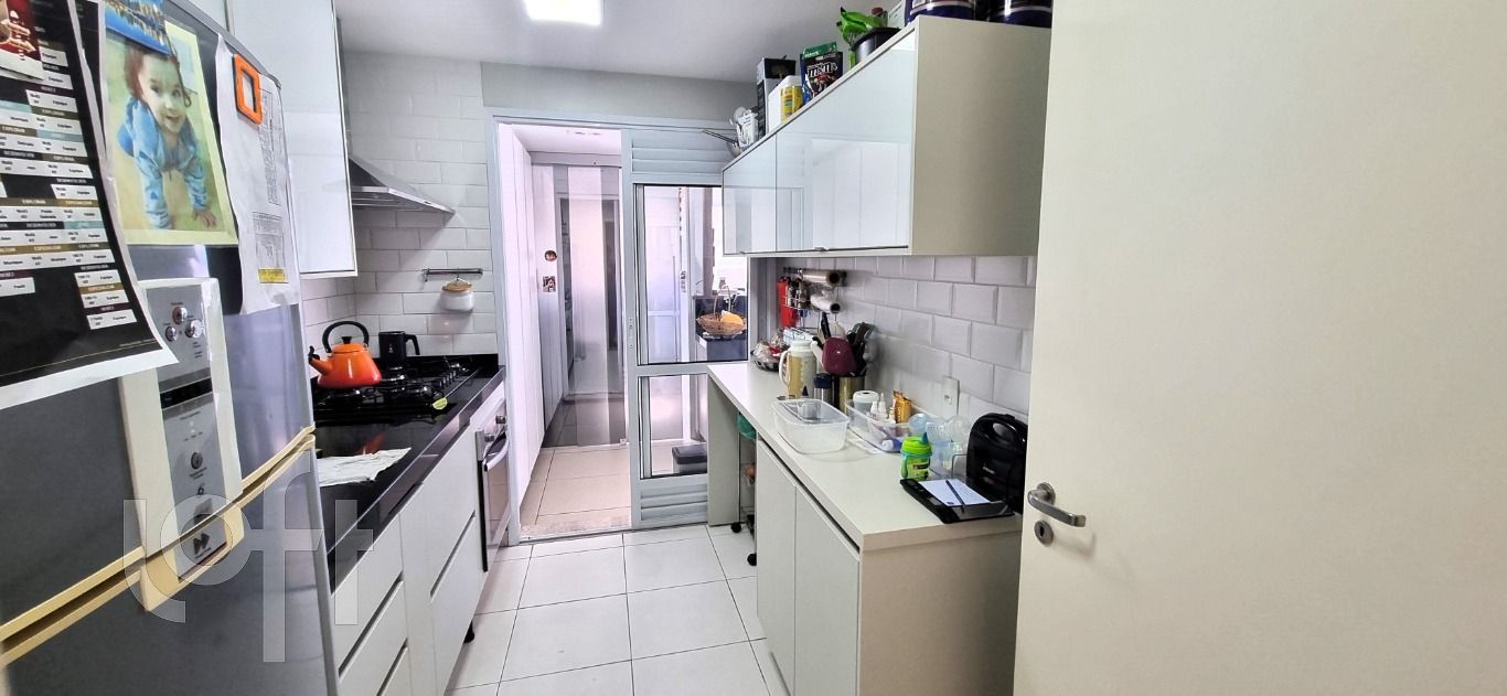Apartamento à venda com 3 quartos, 111m² - Foto 2