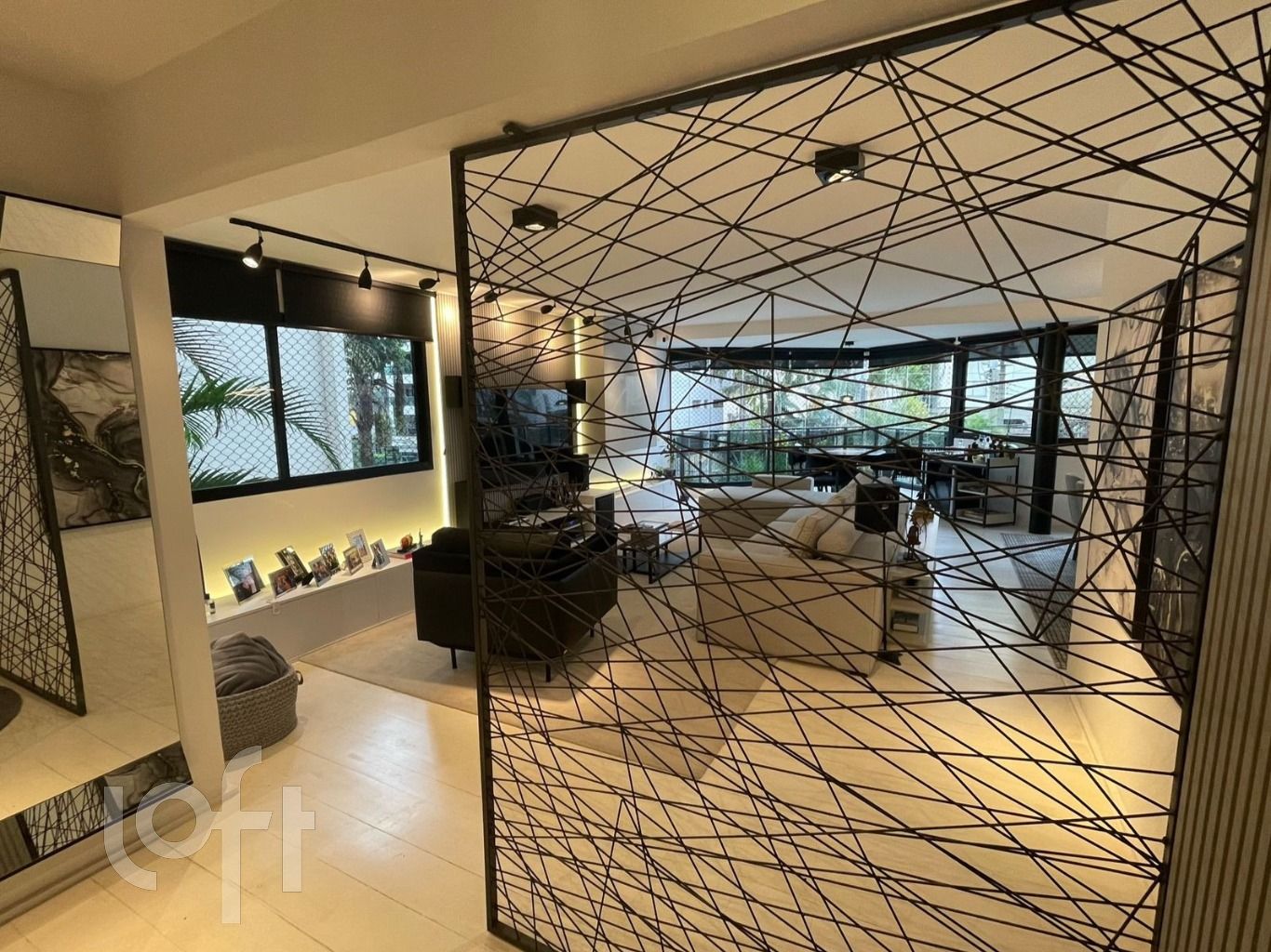 Apartamento à venda com 4 quartos, 247m² - Foto 1