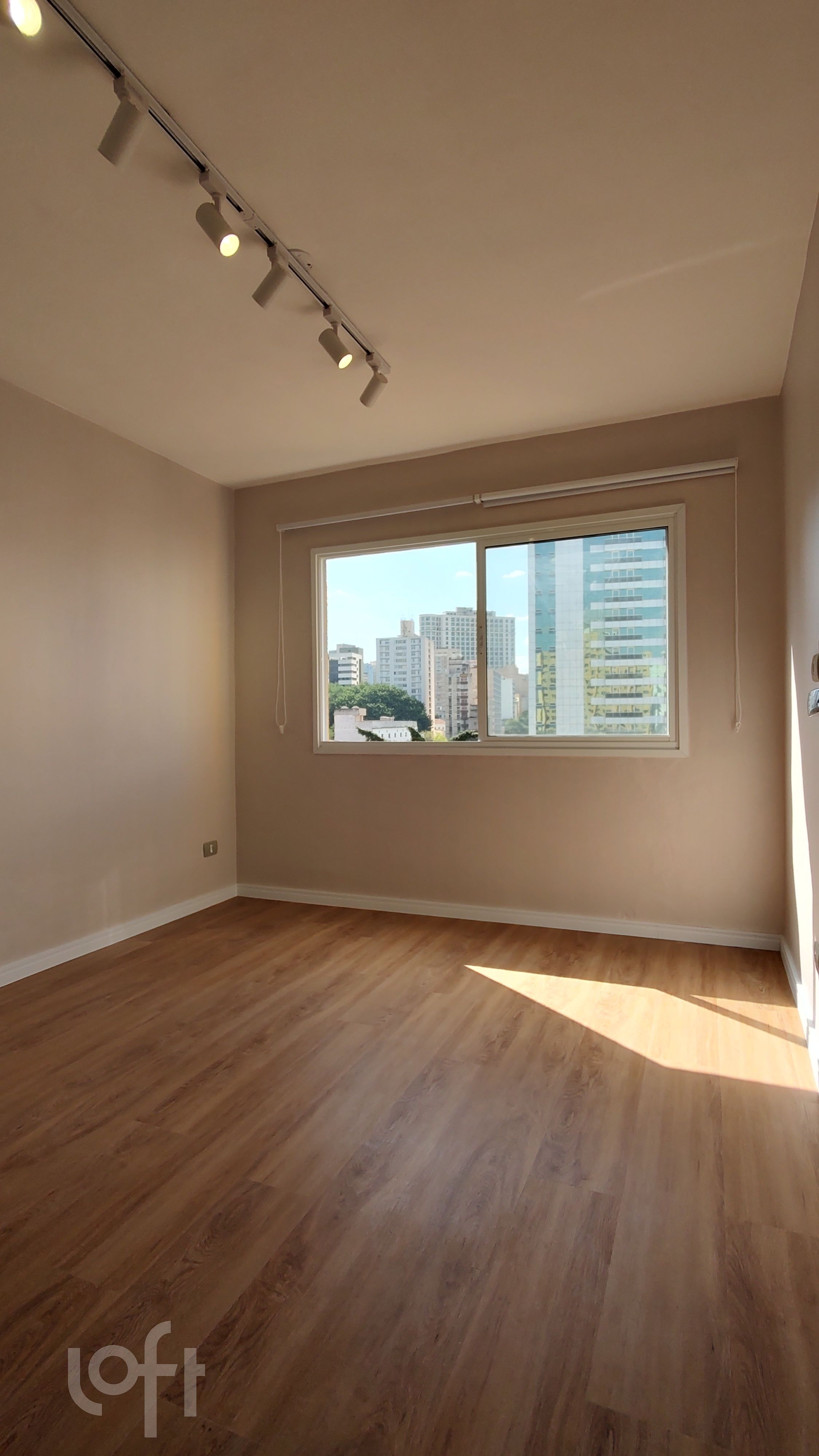 Apartamento à venda com 1 quarto, 34m² - Foto 1