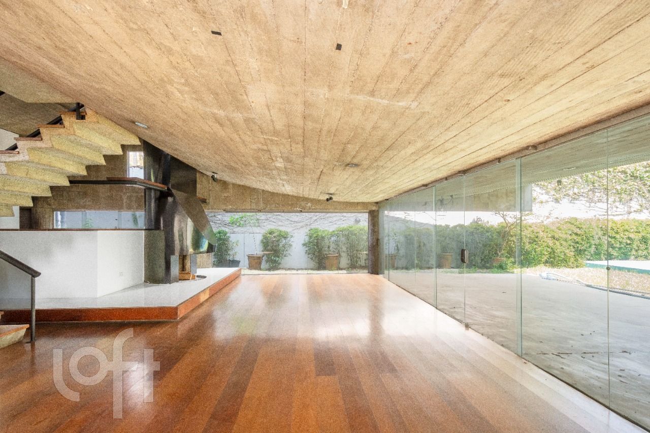 Casa à venda com 3 quartos, 422m² - Foto 1