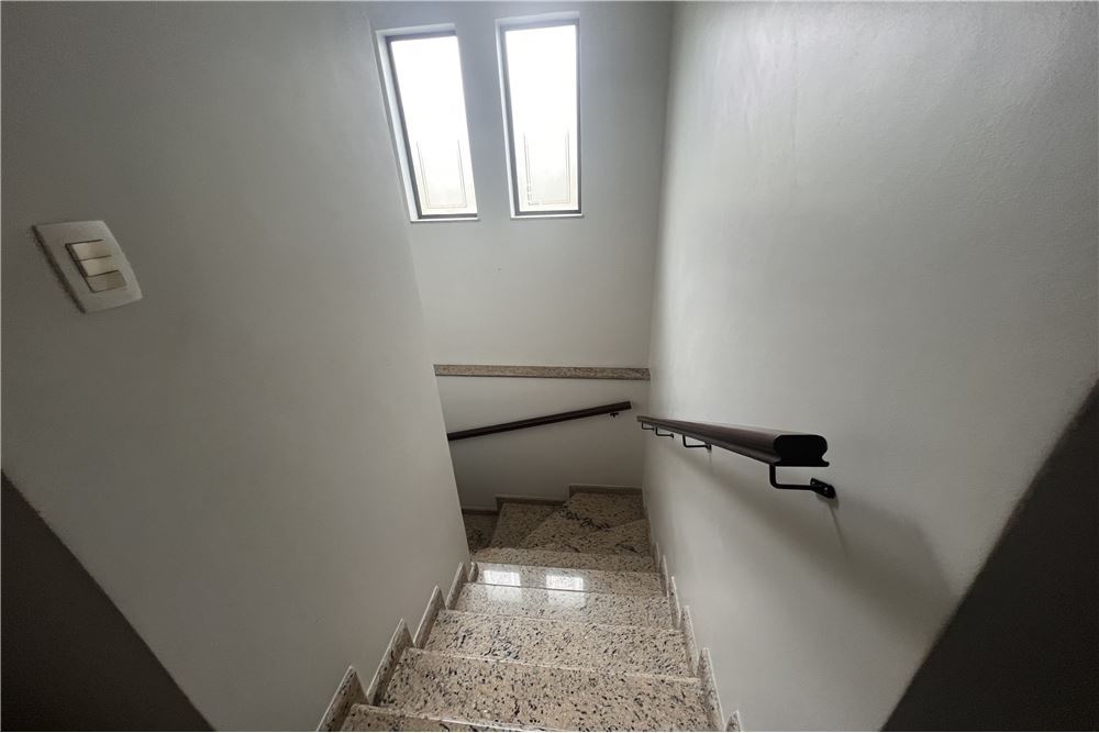 Casa à venda com 4 quartos, 250m² - Foto 21