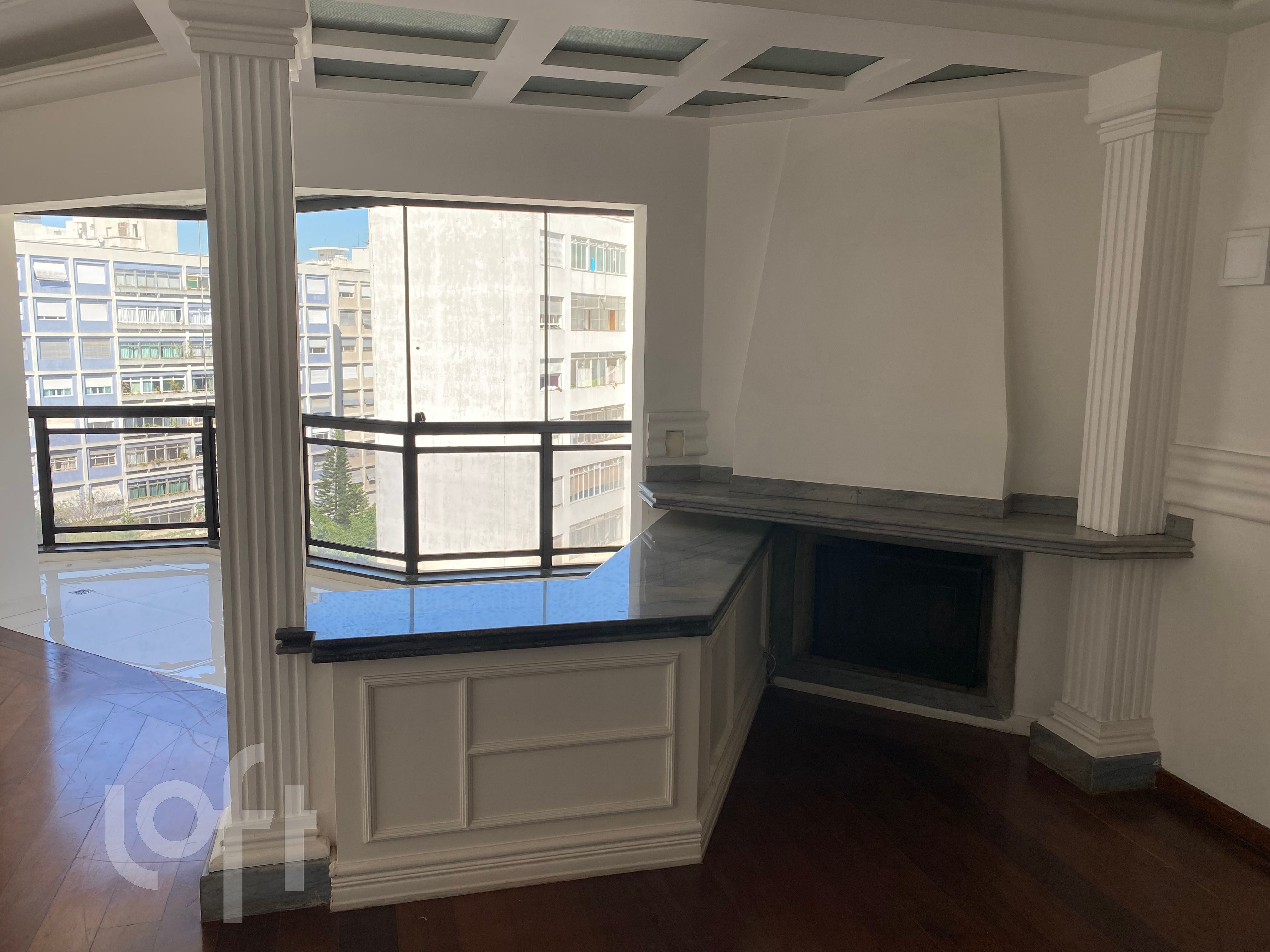 Apartamento à venda com 3 quartos, 177m² - Foto 2