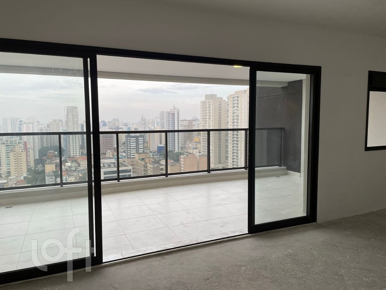 Apartamento à venda com 3 quartos, 159m² - Foto 3