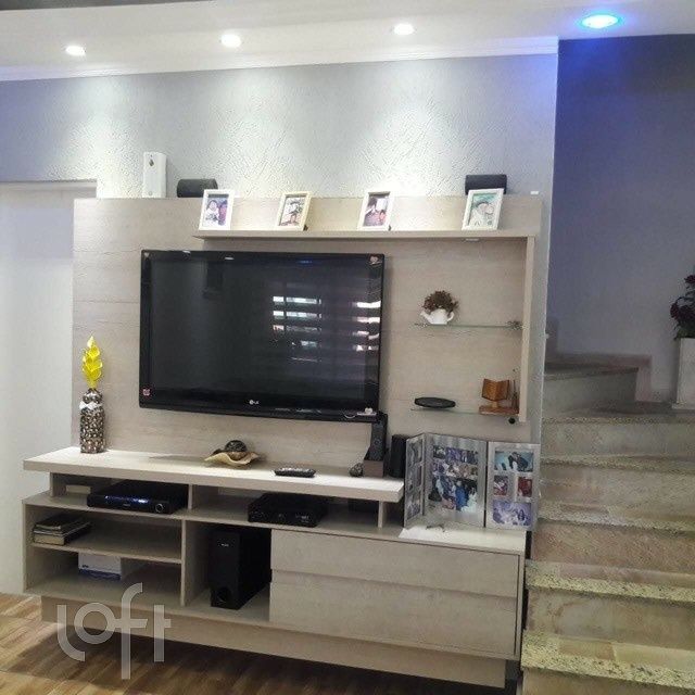 Casa à venda com 3 quartos, 124m² - Foto 1
