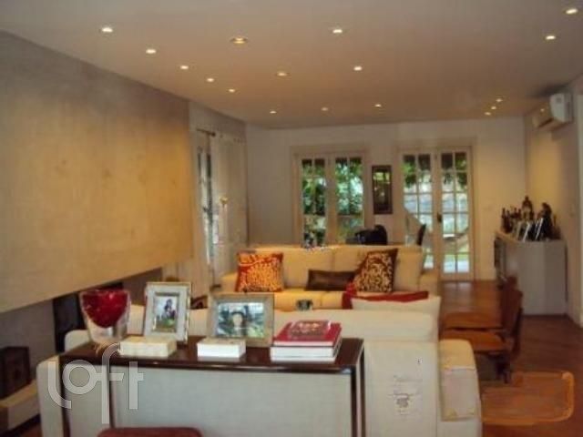 Casa de Condomínio à venda com 4 quartos, 530m² - Foto 4
