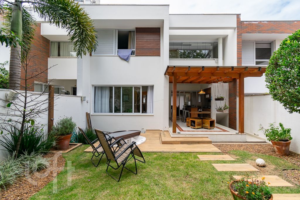 Casa à venda com 4 quartos, 332m² - Foto 3