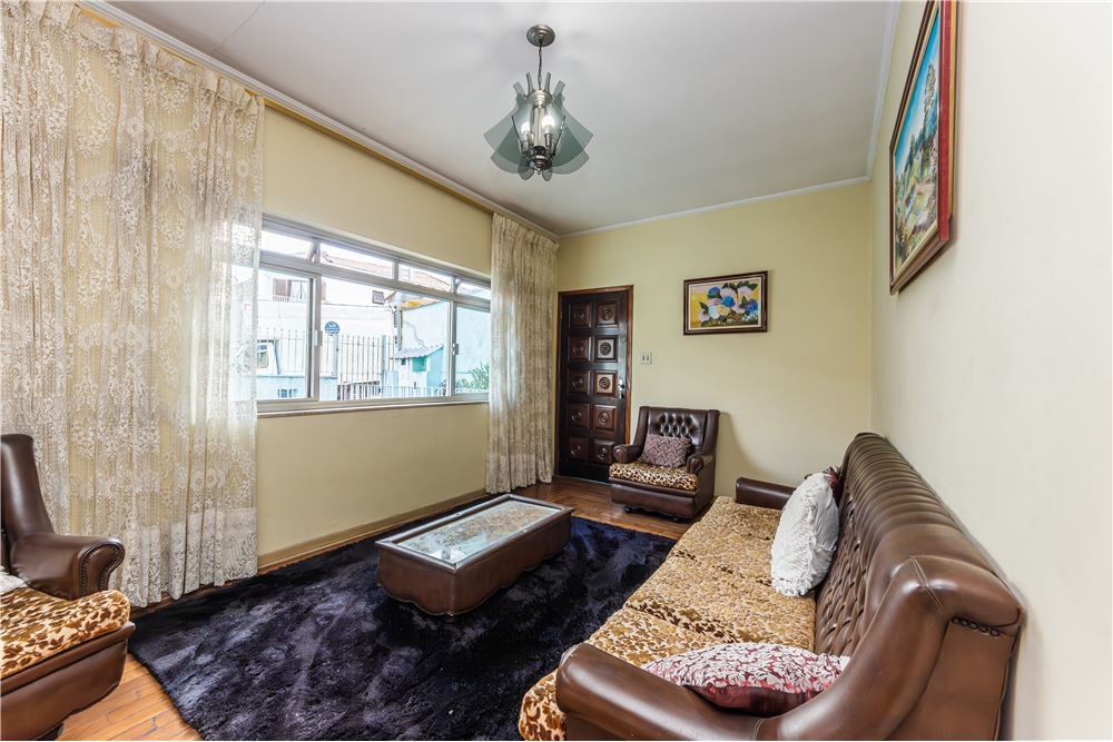 Casa à venda com 5 quartos, 215m² - Foto 2