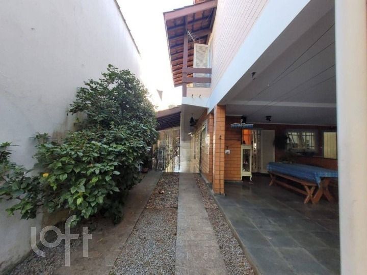 Casa à venda com 3 quartos, 160m² - Foto 4