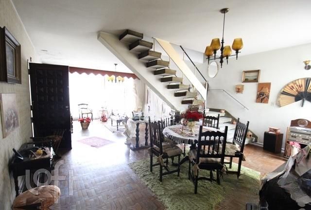 Casa, 4 quartos, 210 m² - Foto 1