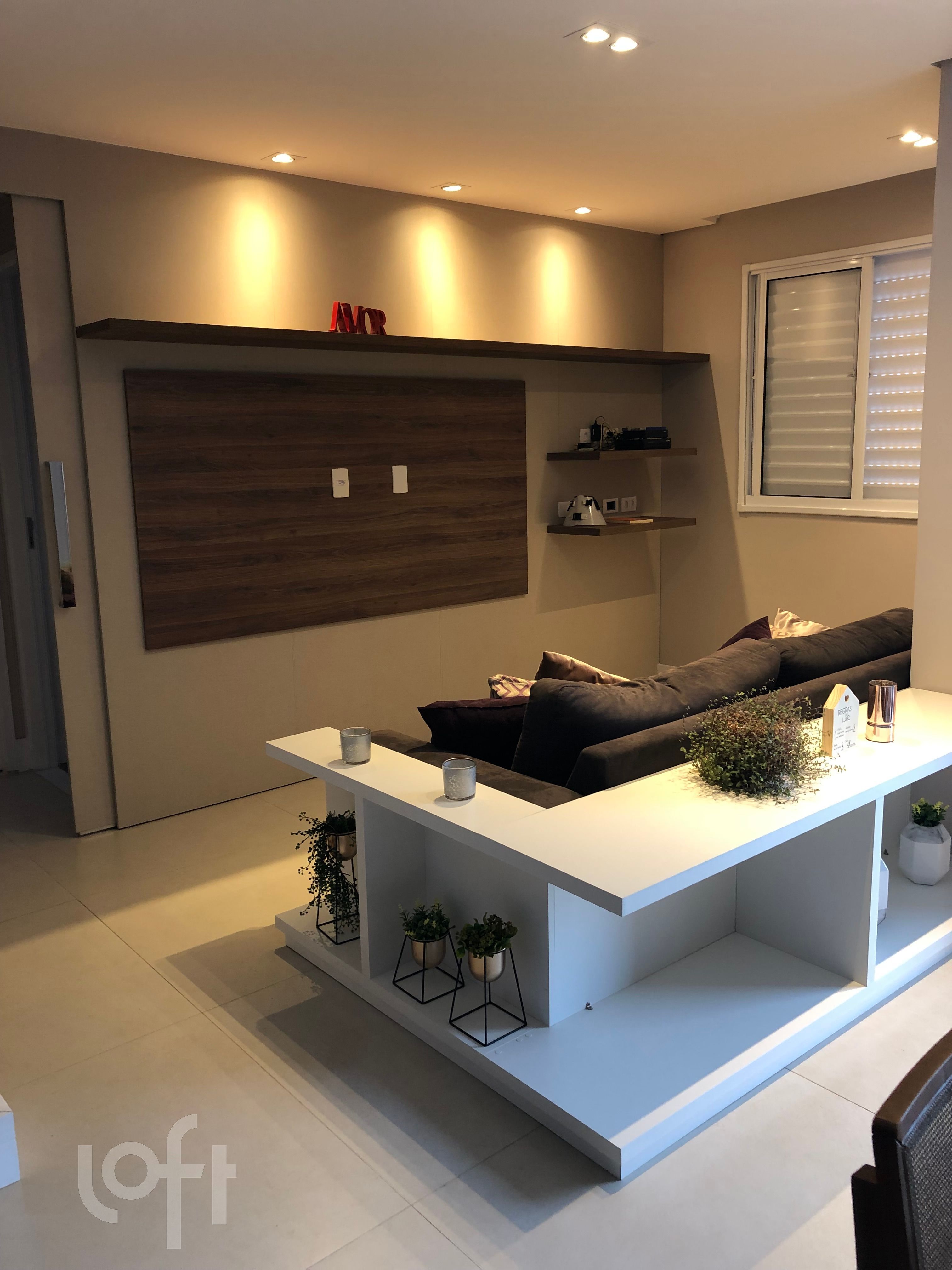 Apartamento à venda com 2 quartos, 70m² - Foto 2