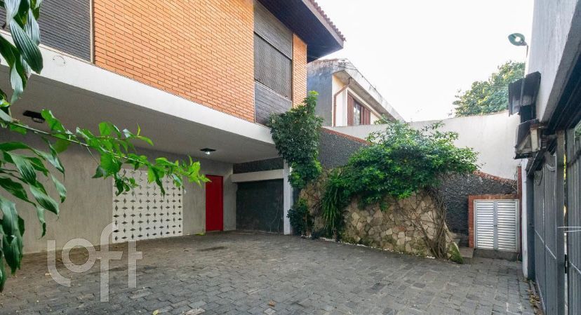 Casa, 3 quartos, 256 m² - Foto 1