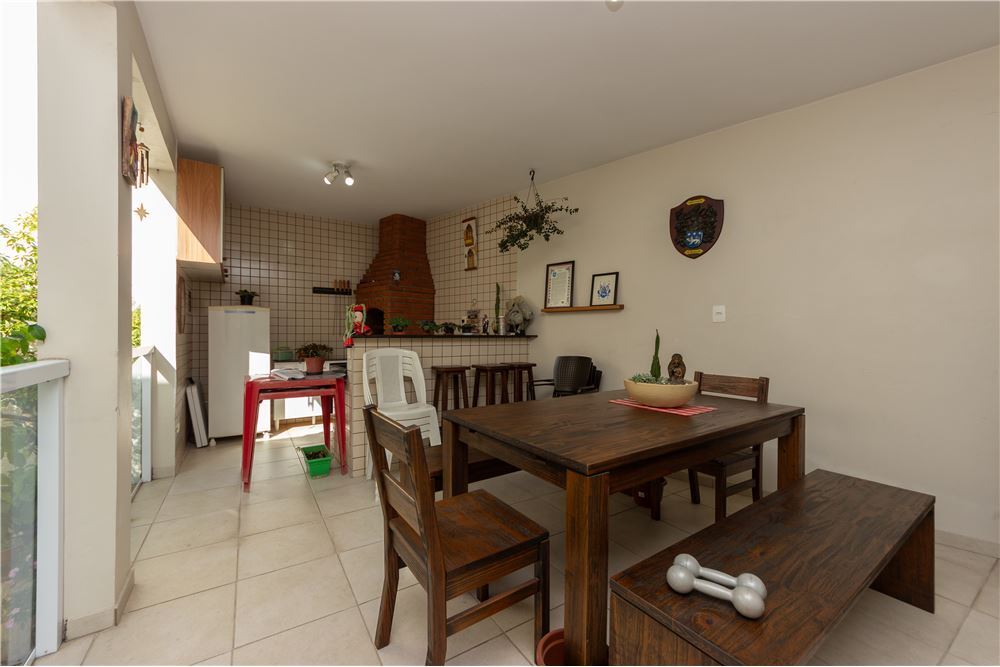 Casa à venda com 3 quartos, 380m² - Foto 26