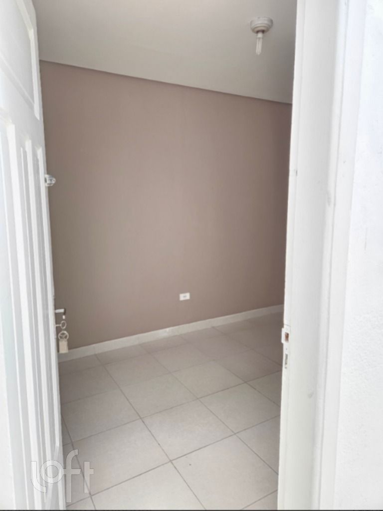 Casa à venda com 2 quartos, 60m² - Foto 4