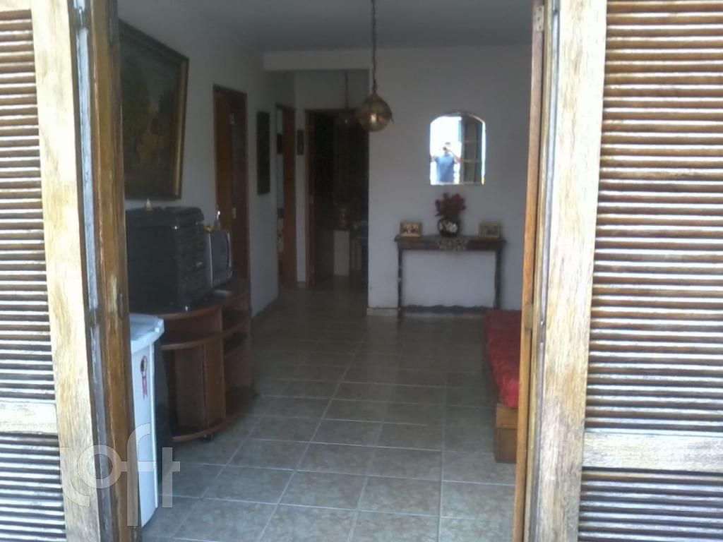 Casa, 4 quartos, 158 m² - Foto 1