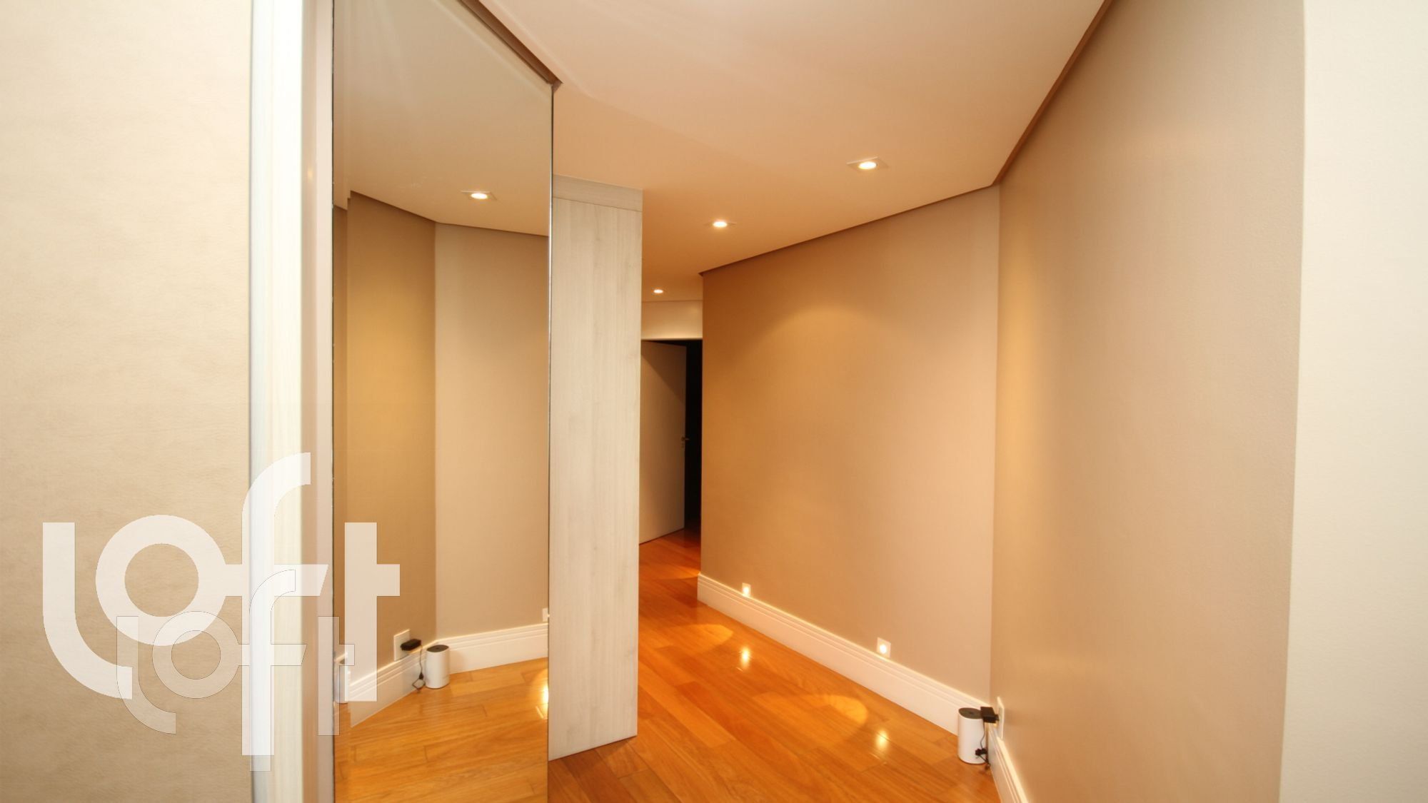 Apartamento à venda com 3 quartos, 200m² - Foto 18