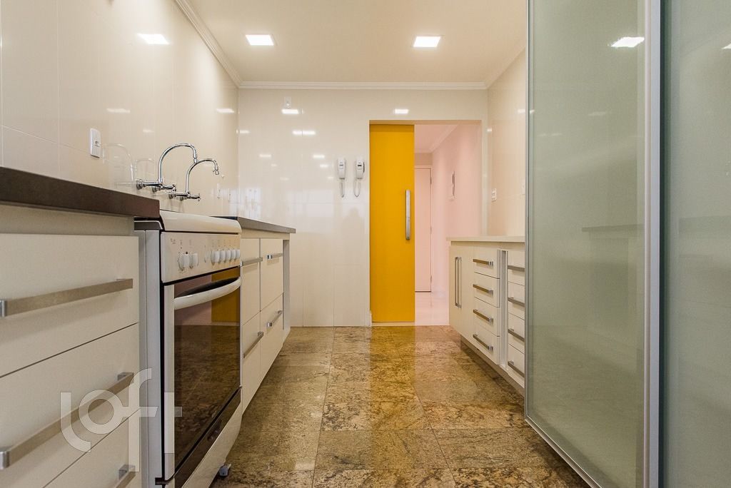 Apartamento à venda com 3 quartos, 165m² - Foto 19