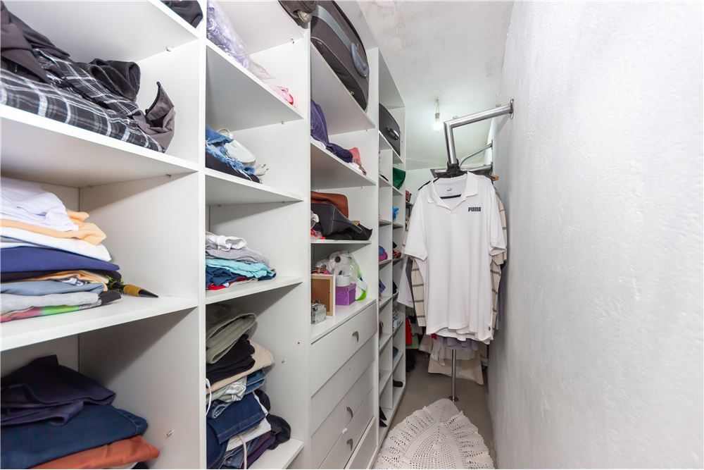 Casa à venda com 2 quartos, 200m² - Foto 11