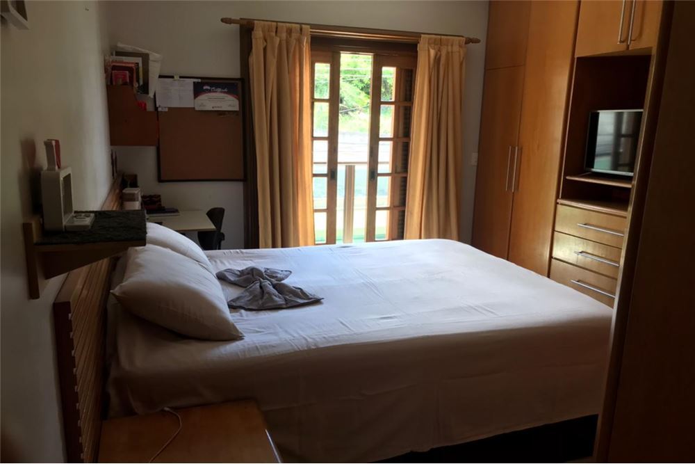 Casa à venda com 4 quartos, 250m² - Foto 11
