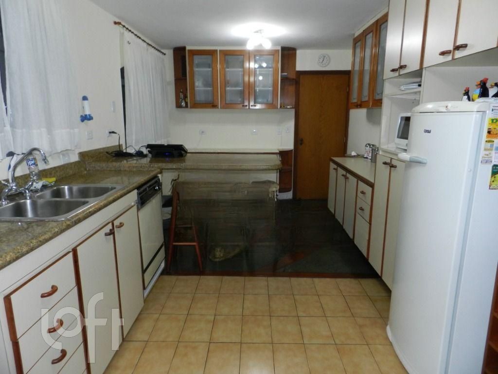 Casa à venda com 3 quartos, 246m² - Foto 19