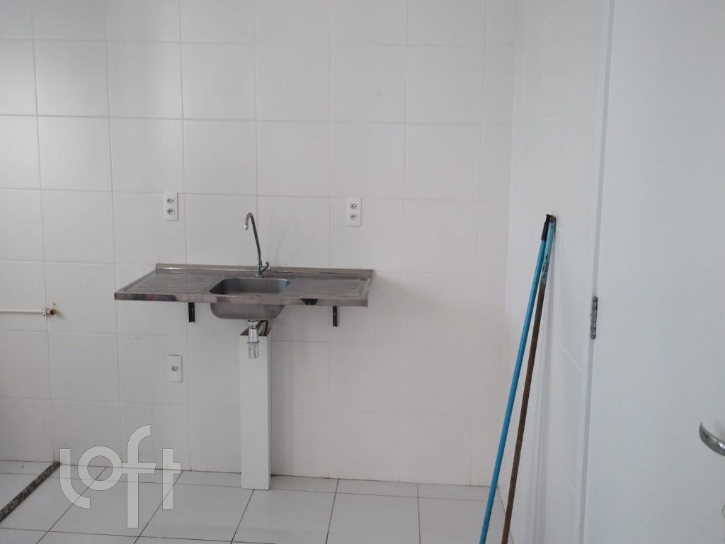 Apartamento à venda com 2 quartos, 40m² - Foto 47