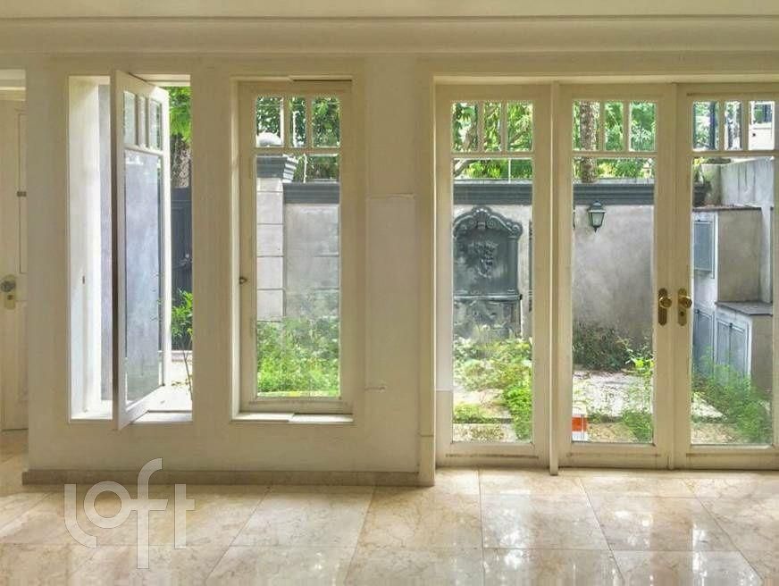 Casa à venda com 4 quartos, 379m² - Foto 1