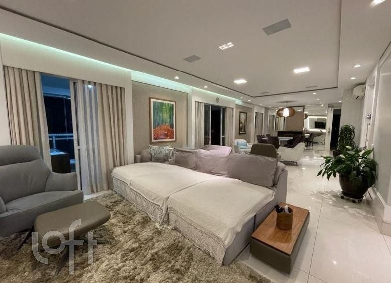 Apartamento, 3 quartos, 200 m² - Foto 1