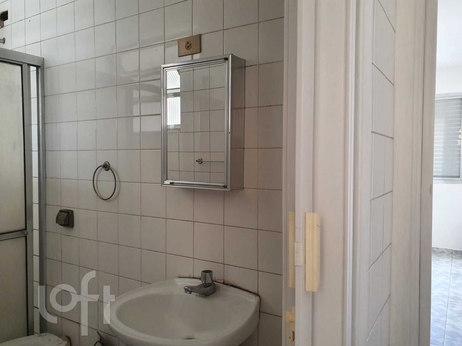 Apartamento à venda com 1 quarto, 32m² - Foto 2