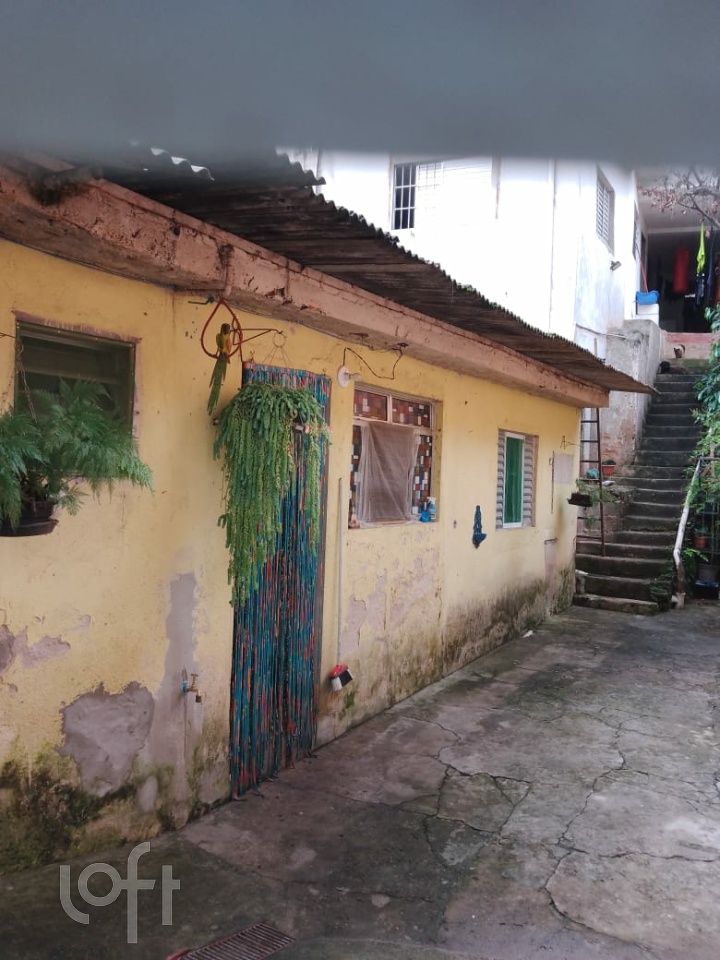 Casa à venda com 2 quartos, 100m² - Foto 1