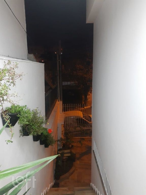 Casa à venda com 3 quartos, 210m² - Foto 4